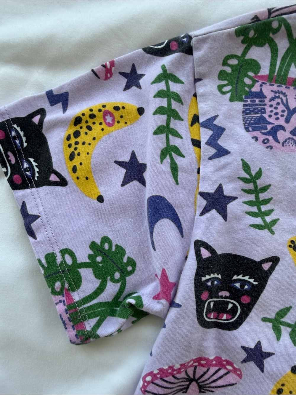 Nooworks Lavender Graphic Cropped Tee with Multicolor Prints - Picture 3 of 7